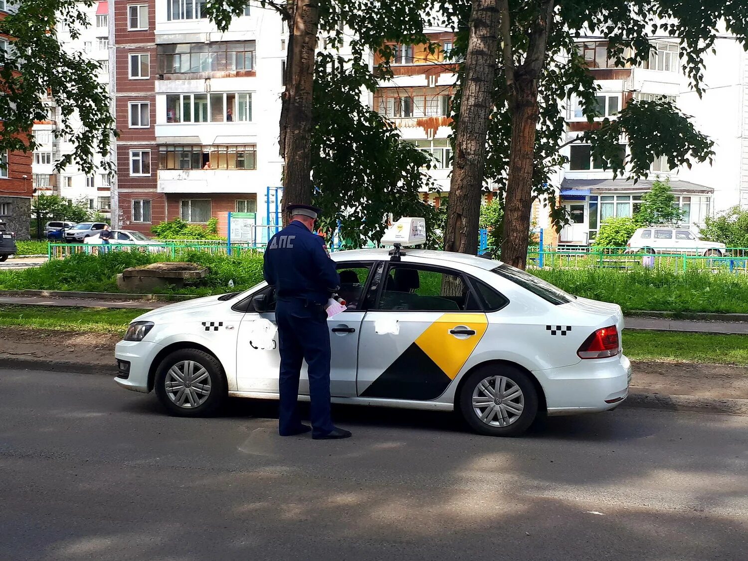 Гаи томск телефон. ГАИ Томск. Томские сотрудники ГИБДД. Областное ГАИ Томск. Профилактическое мероприятие такси.