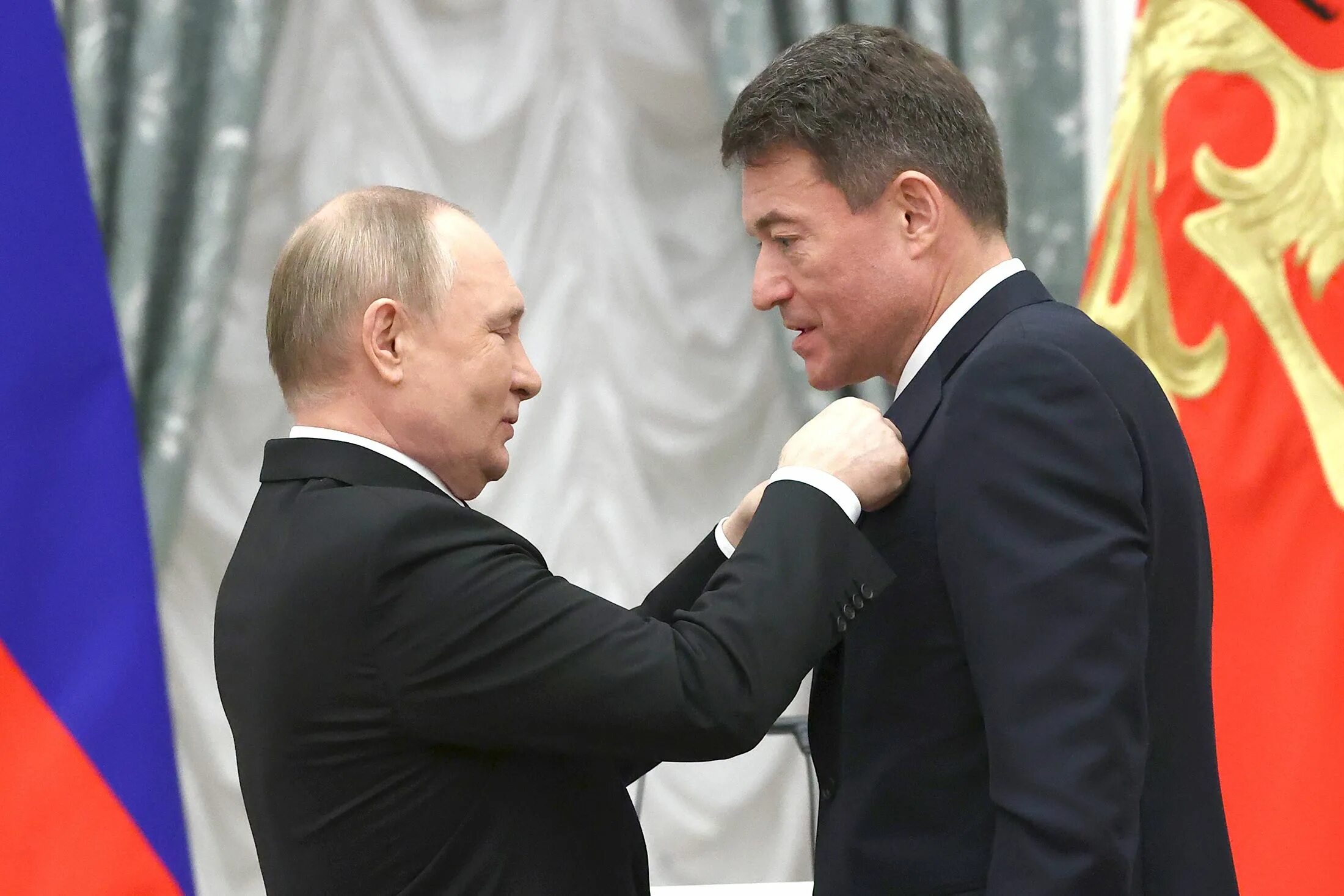 Кого сегодня наградили в кремле список награжденных. Награждение в кремле.