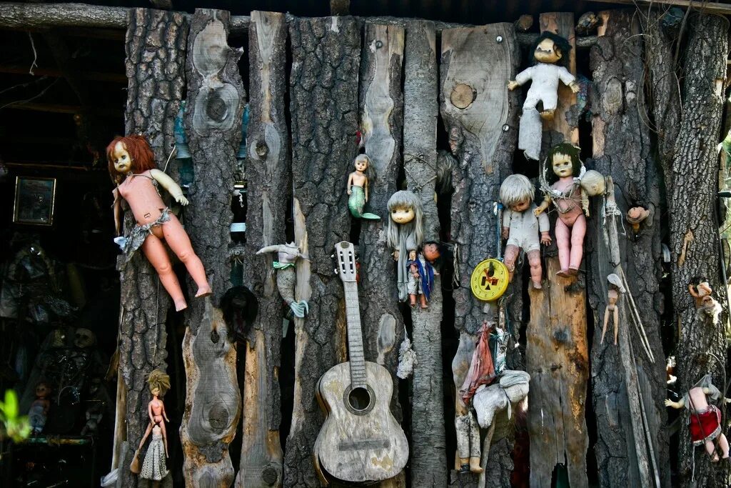 остров мертвых кукол в мексике. остров заброшенных кукол в мексике. остров мертвых кукол в мексике. кукольный лес.