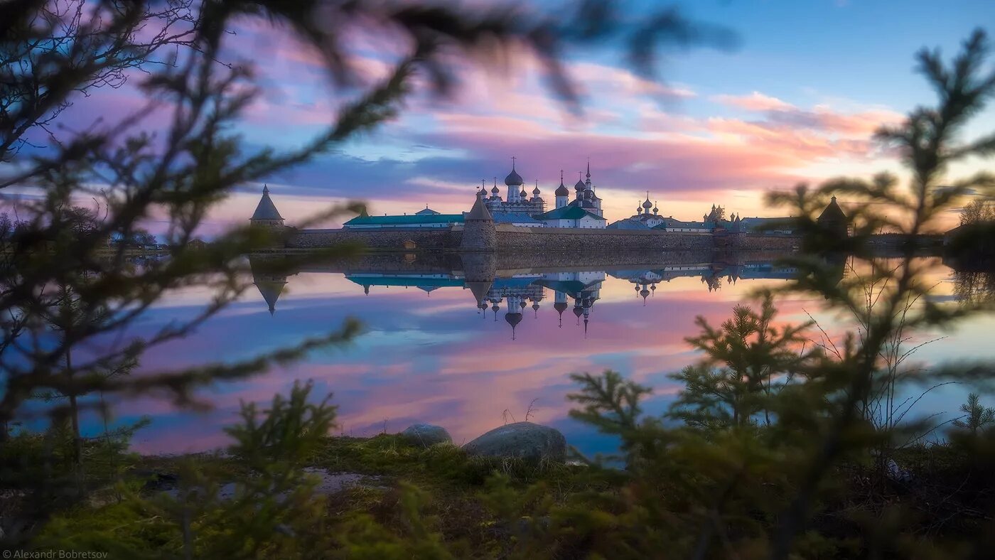 Белые ночи на соловках. Соловецкий монастырь белые ночи. Белые ночи соловки. Белое море соловецкие острова. Соловки белые ночи.