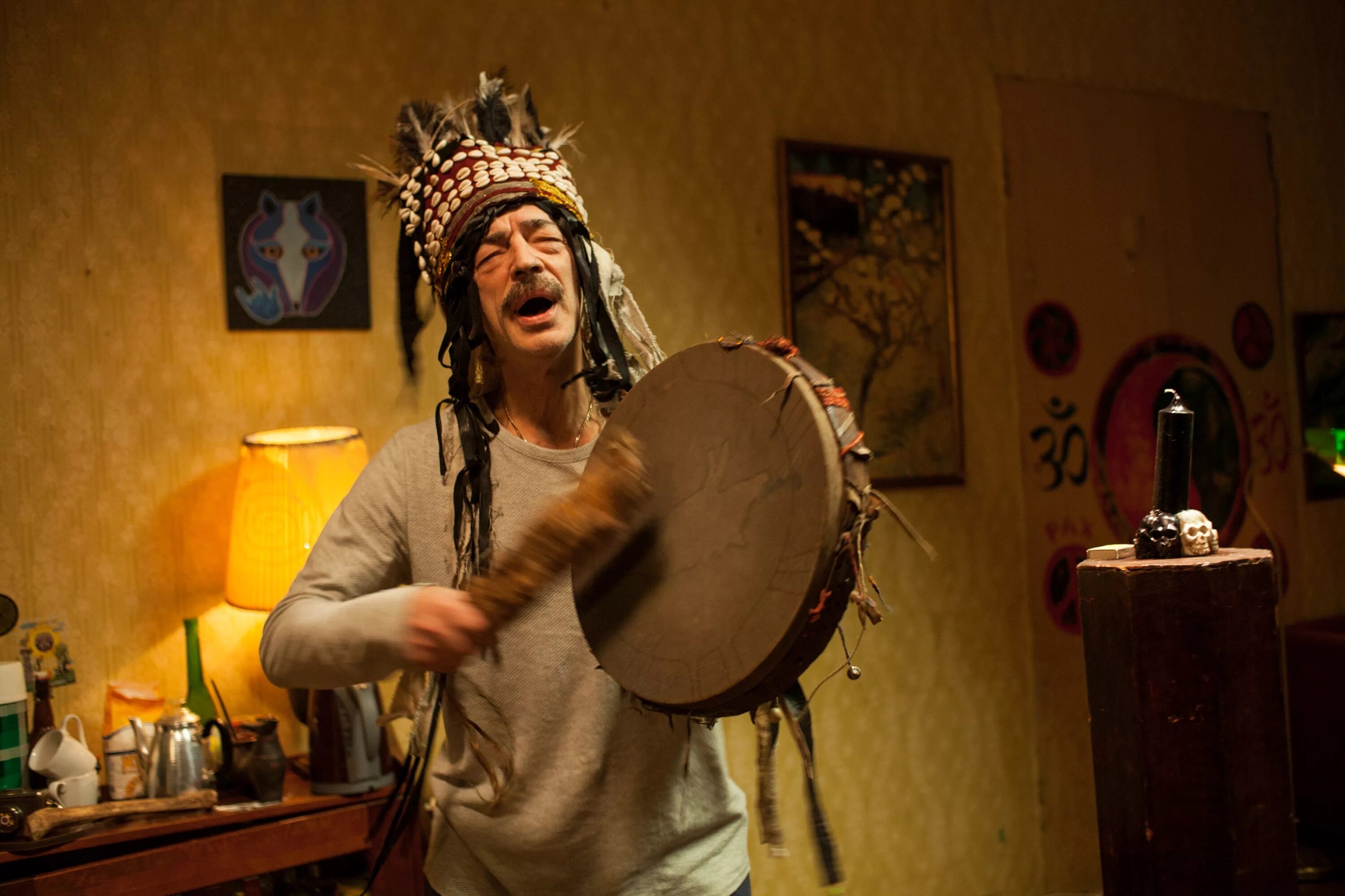 шаман с бубном