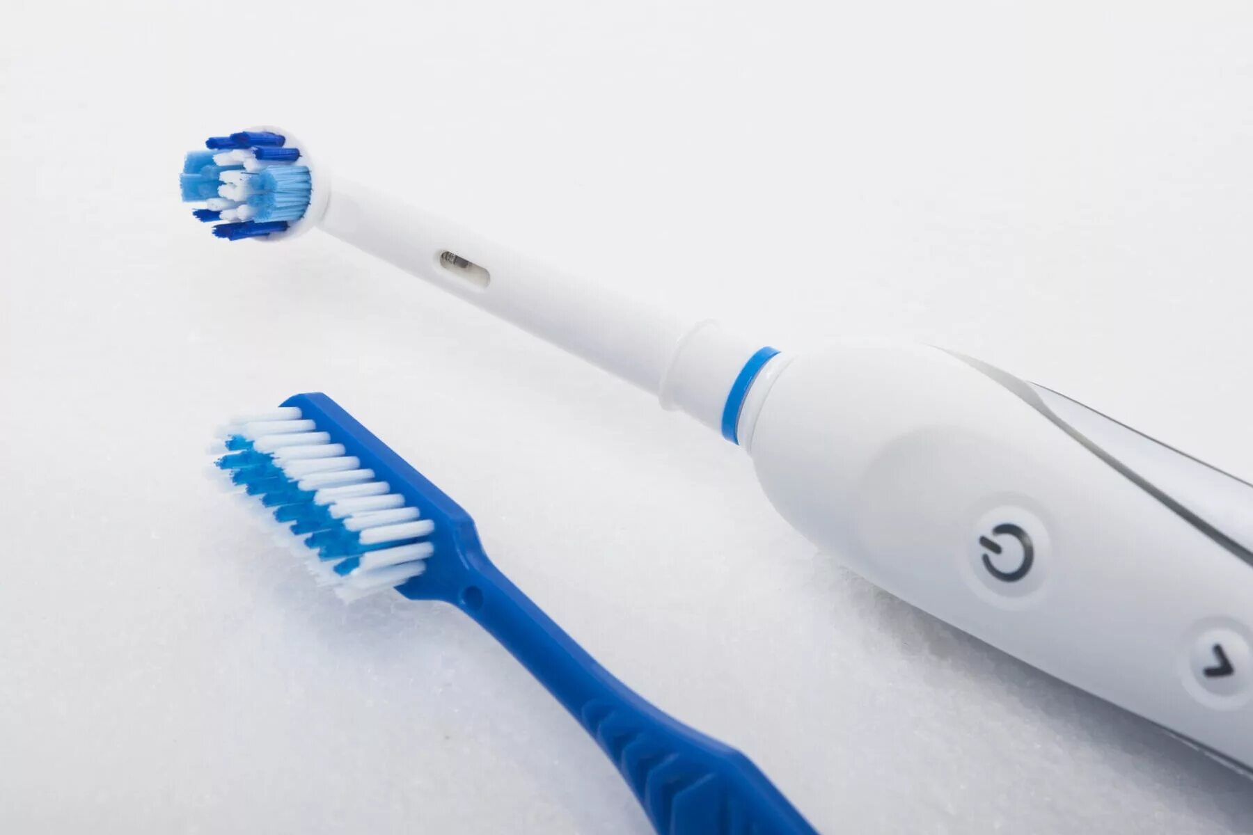 Как чистить ультразвуковая щетка. Зубная электрическая щетка fluctuation Electric Toothbrush. ZENNOLAB зубная щетка. Первая электрическая щетка Broxodent. Зубная щетка детская Tooth Brush.