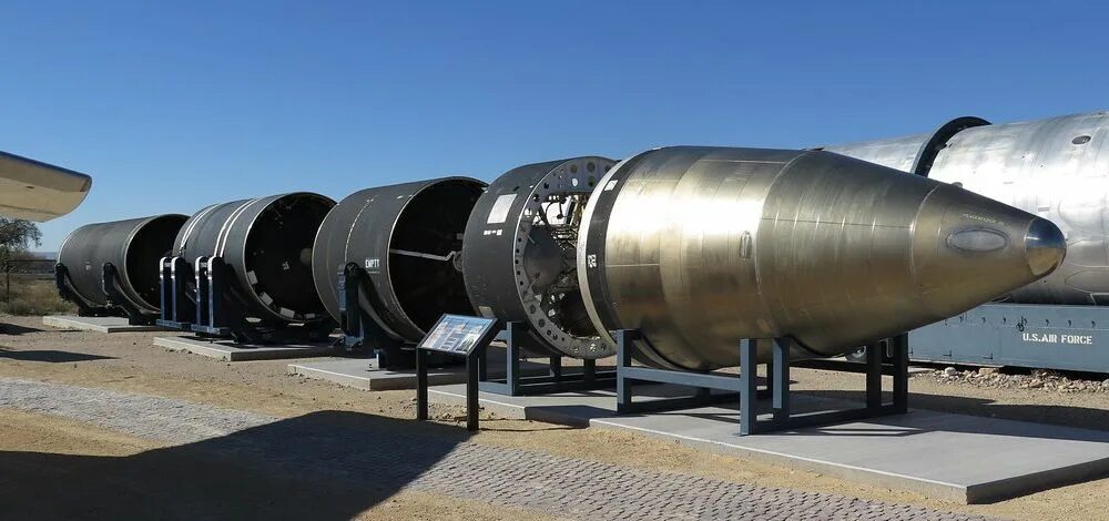 Самая мощная ядерная в мире. Самая мощная ядерная в мире. Царь бомба кузькина мать. Ан602 царь-бомба. Термоядерная бомб ан602 (царь-бомба).