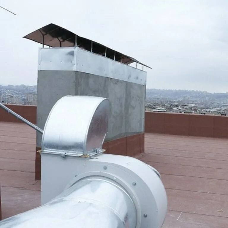 трубы на крышах многоквартирных домов. ограждение кровельное металлпрофиль ок-h600х1860 мм. вентиляционная шахта schiedel на кровле. трубы на крышах многоквартирных домов. дефлектор цаги на кровле.