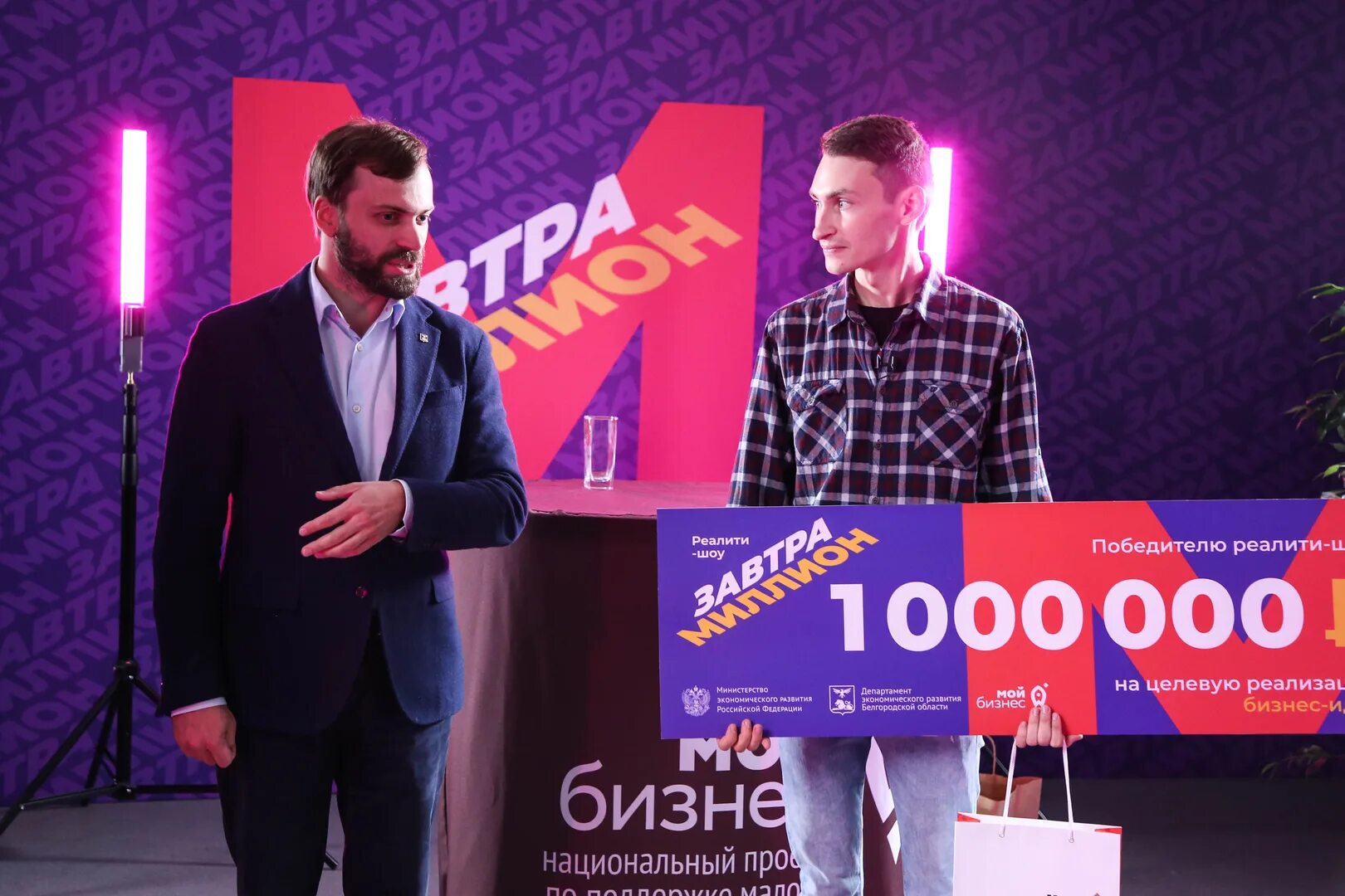 Последний герой тв3. Место под солнцем реалити шоу участники. Шоу на тнт. Кто победил в реалити шоу. Шоу вызов участники.