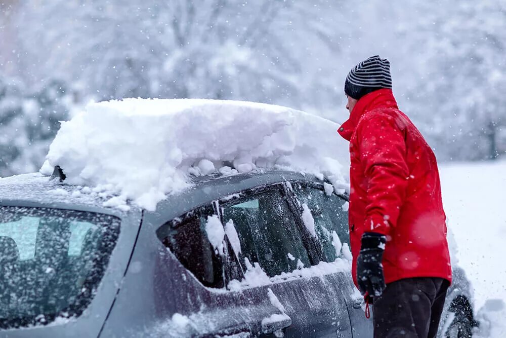 Car under Snow. Радоваться снежочку авто. Snow Cleaning. Defrost Snow.