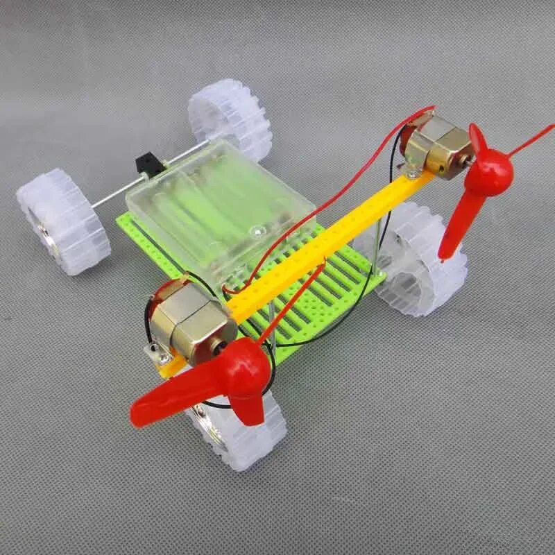 Какую работу совершает двигатель игрушечного автомобиля. Игрушечный моторчик. Моторчики для игрушек. Пропеллер игрушка. Электродвигатель для игрушек.