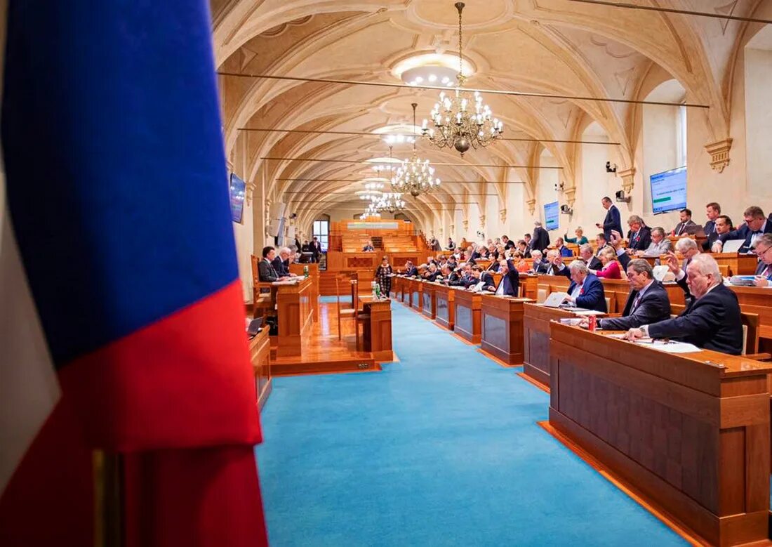 Чешский Сенат. Прага Сенат Чехии. Верхняя палата парламента. Чешский парламент. Сенат сша одобрил помощь