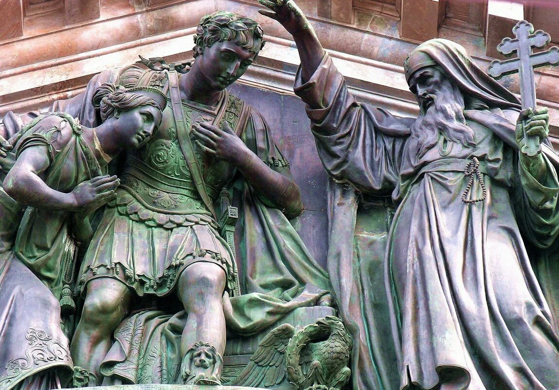 мандракий античный. анжело тозелли. санкт-петербург 1820г. атланты новый эрмитаж в санкт-петербурге. статуи на крыше адмиралтейства в санкт-петербурге.