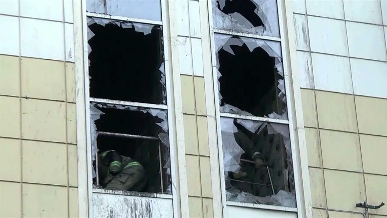Какого числа зимняя вишня сгорела в кемерово. Зимняя вишня пожар в кемерово. зимняя вишня кемерово. пожар в торговом центре «зимняя вишня».