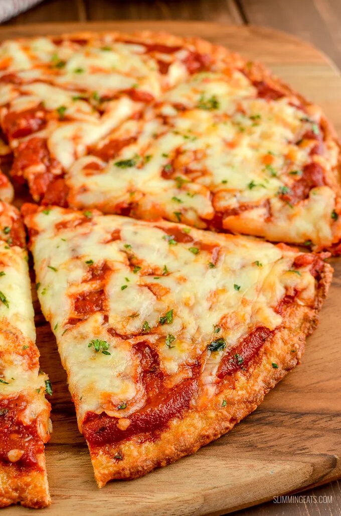 3 рецепта пиццы. "Пицца". Красивая пицца домашняя. Пицца в духовке. Низкокалорийная пицца.