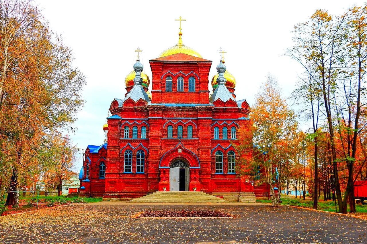 Оса пермский край сегодня. Город Оса Пермский край. Храм Казанской иконы Божией матери Оса Пермский край. Городской парк город Оса Пермский край.