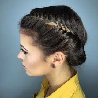 Прическа на каждый день с челкой