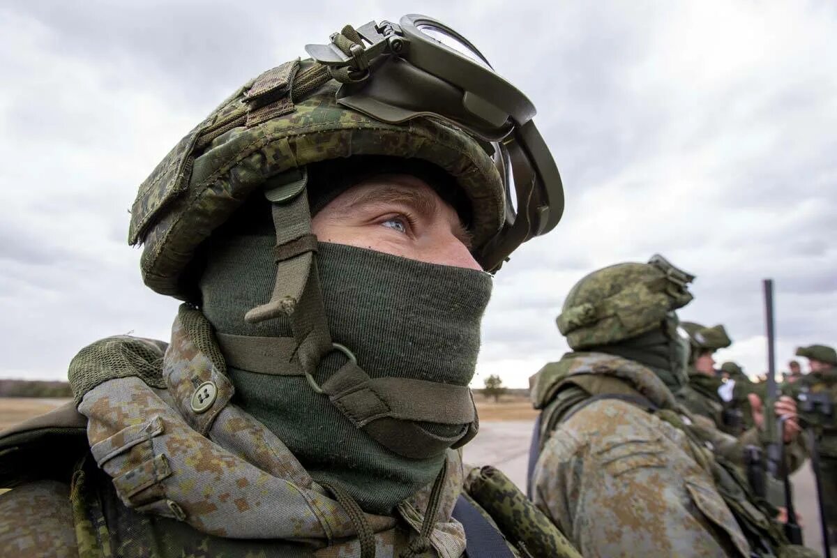 Сегодняшний военный. Российский солдат. Российские военные. Боец вс РФ. Русские войска.