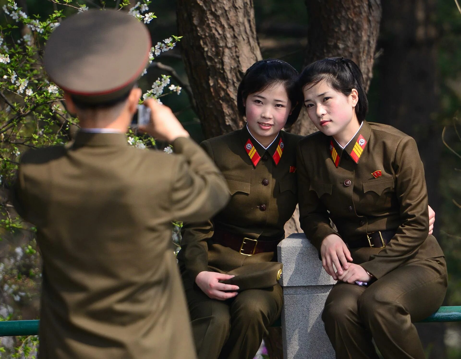 Группы северной кореи. Северная Корея Пхеньян. КНДР Северная Корея. КНДР Пхеньян. Девушки Северной Кореи Пхеньян.