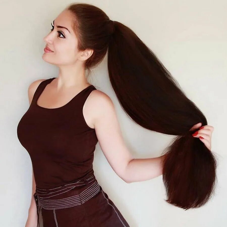 Elena Bookhair. Длинные густые волосы. Отросли длинные волосы. Густые волосы в хвосте. Как быстро сделать волосы длинными