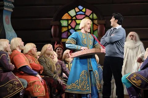 Какой спор затеял садко во время пира