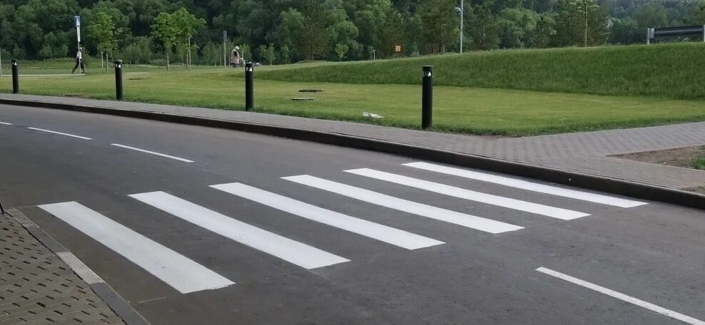Дорожная разметка. Разметка дороги видео. Двуликая разметка дороги в америке. Дорожная разметка на дороге. 14.