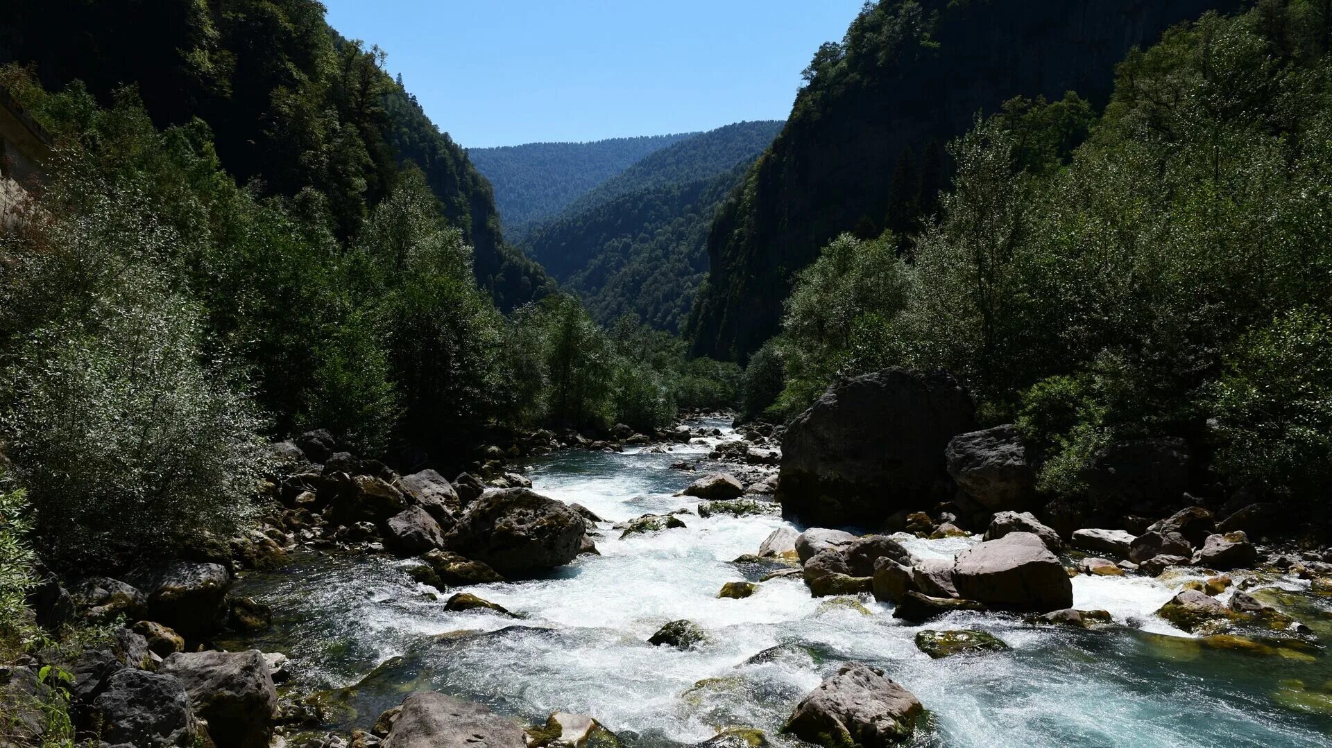 В горную абхазию