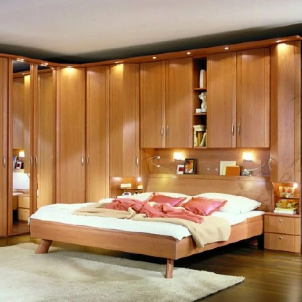 шкафы для спальной комнаты. Bernazzoli 2021. спальни со встроенными шкафами. спальня прованс неоклассика. встрой мебель москва.