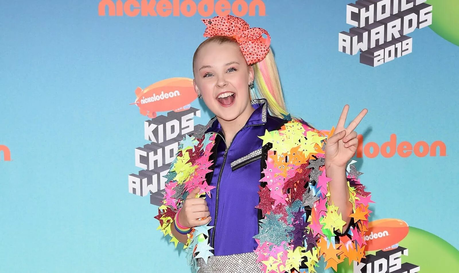 Karma jojo siwa клип. Jojo Siwa. Jojo Siwa косметика. Джоджо Сива американская певица. Two Арена Лондон Jojo Siwa.