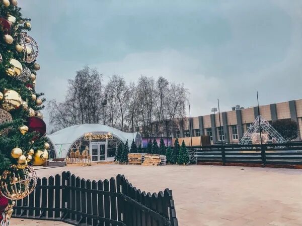 каток курск. каток на пушкинской курск. каток около драмтеатра курск. губернский каток курск. площадь губернского катка курск.