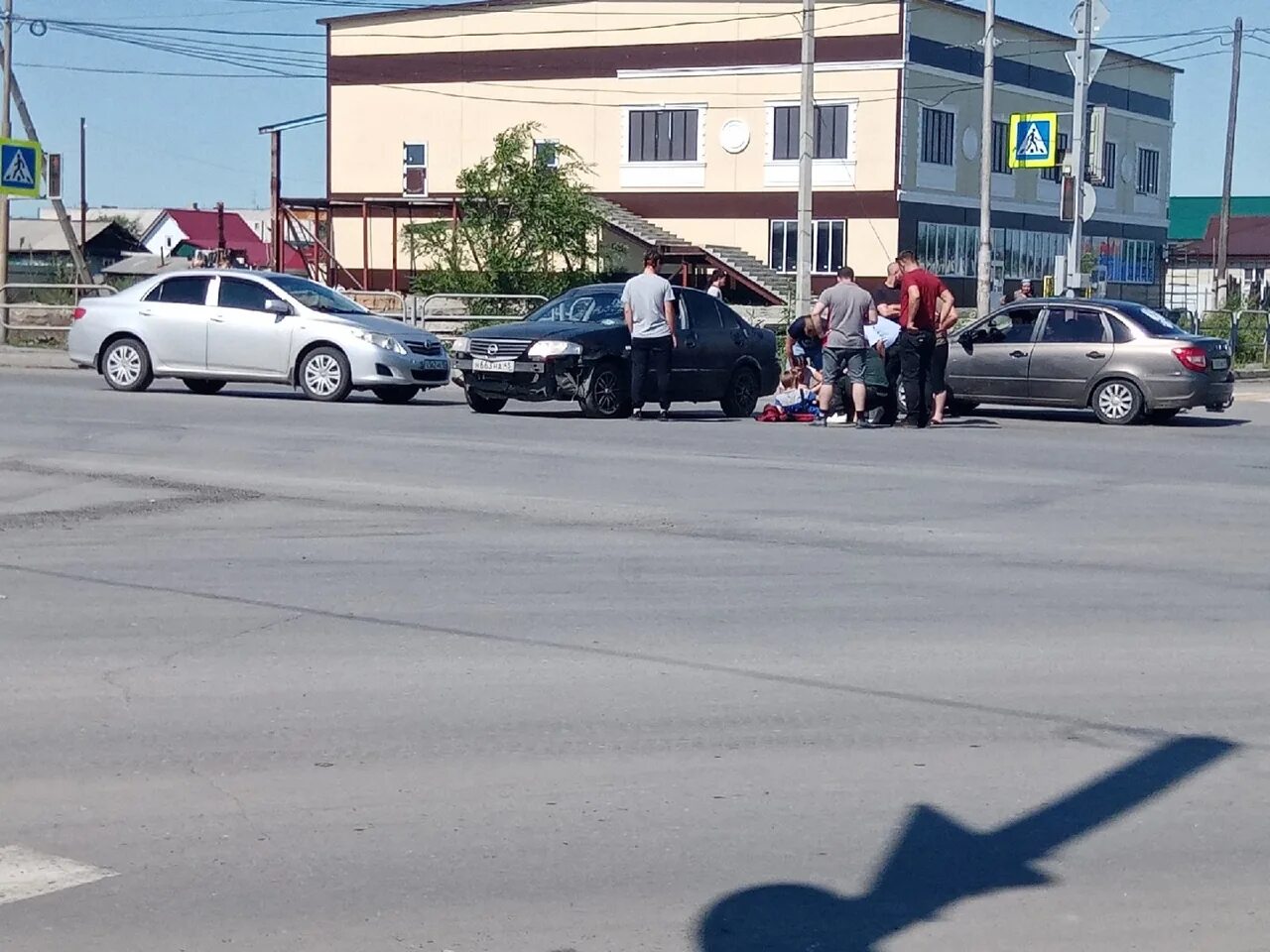 Авария на перекрестке в Пугачеве 2 трупа. Авария в Кургане около Метрополиса. Новости Кургана сбили мальчика.
