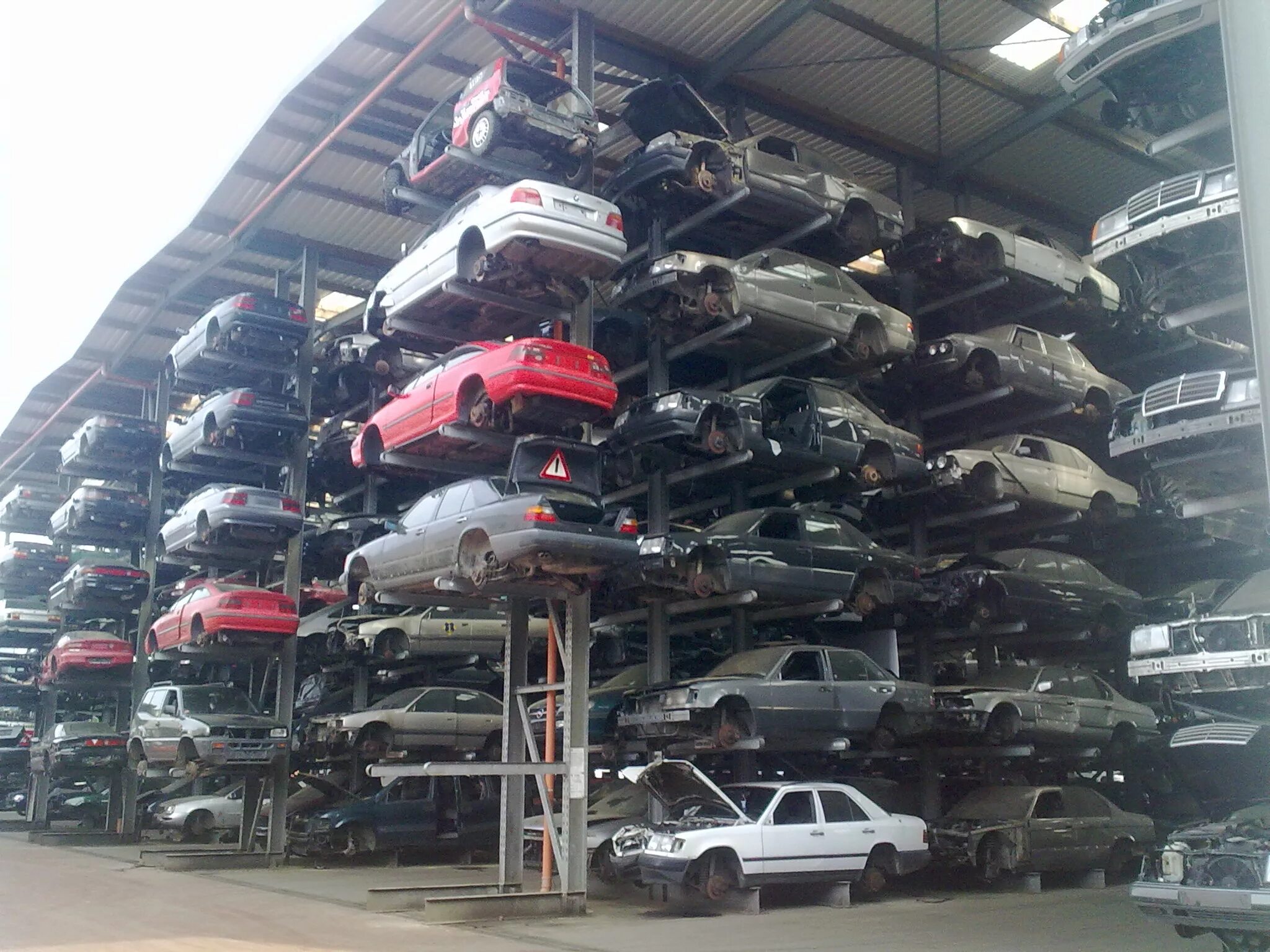 ваз 2106 чермет. свалка автомобилей. разбор иномарок. Ru car destroy. авторазбор машина.