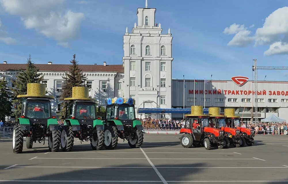 Минский тракторный завод МТЗ. МТЗ Минск Минский тракторный завод. Трактора Минского тракторного завода Белоруссии. Минский тракторный завод 1949.