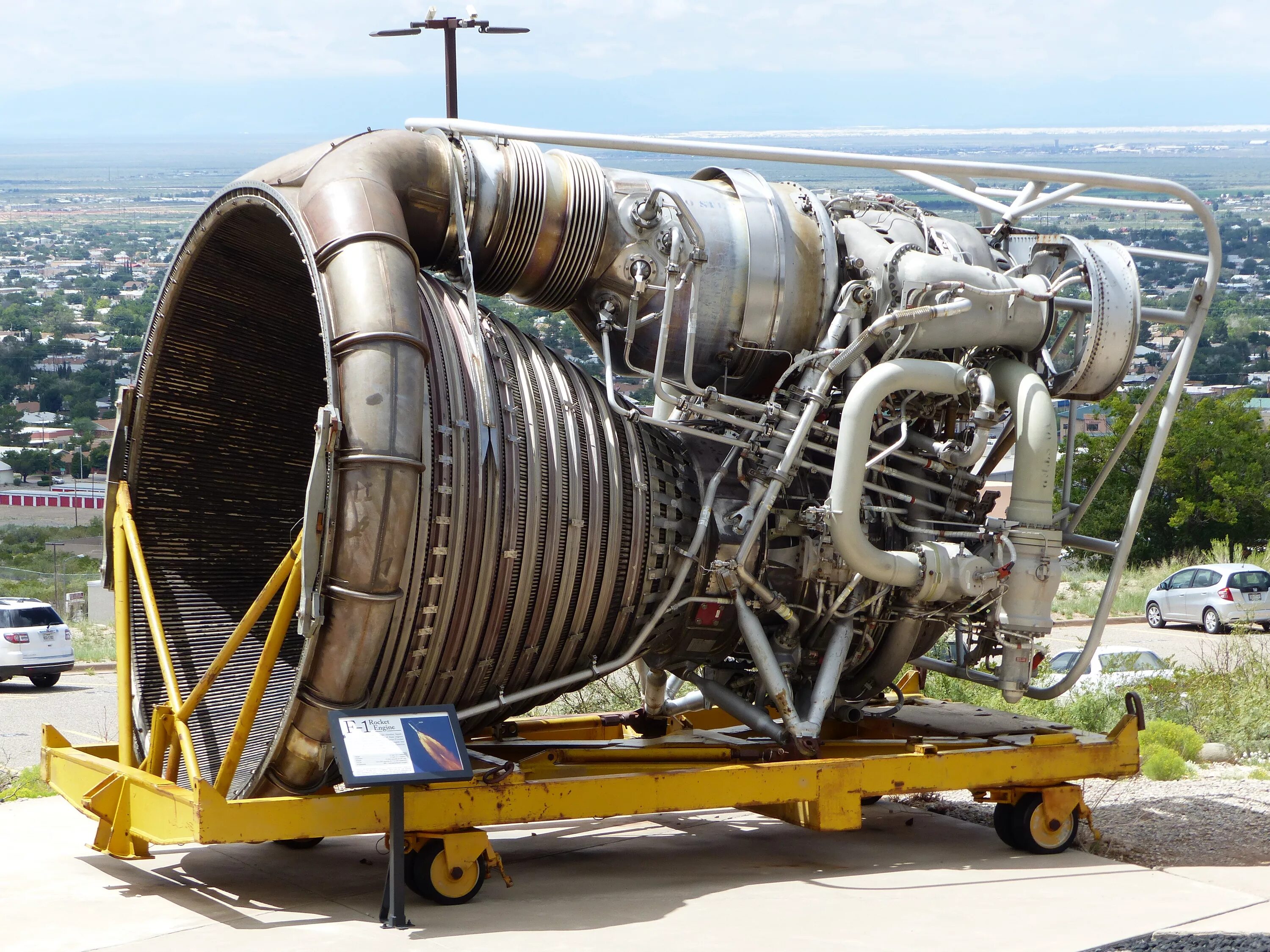 F1 Rocket engine. Двигатель f-1 Сатурн-5. ЖРД F-1. Ракетный двигатель ф1. Двигатель полетел