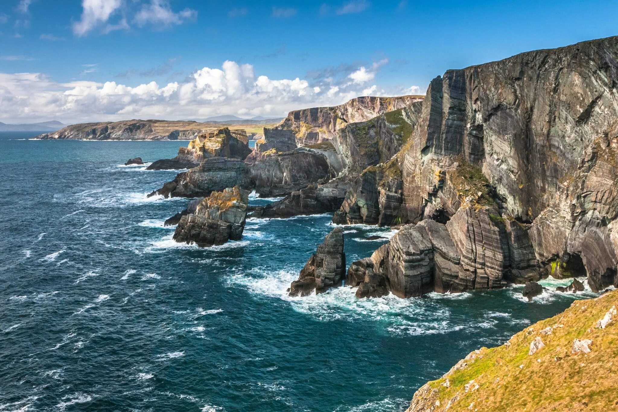 Ирландия атлантическое побережье зима. Мизен хед Ирландия фото. Изумрудный остров Ирландия. Атлантический океан.