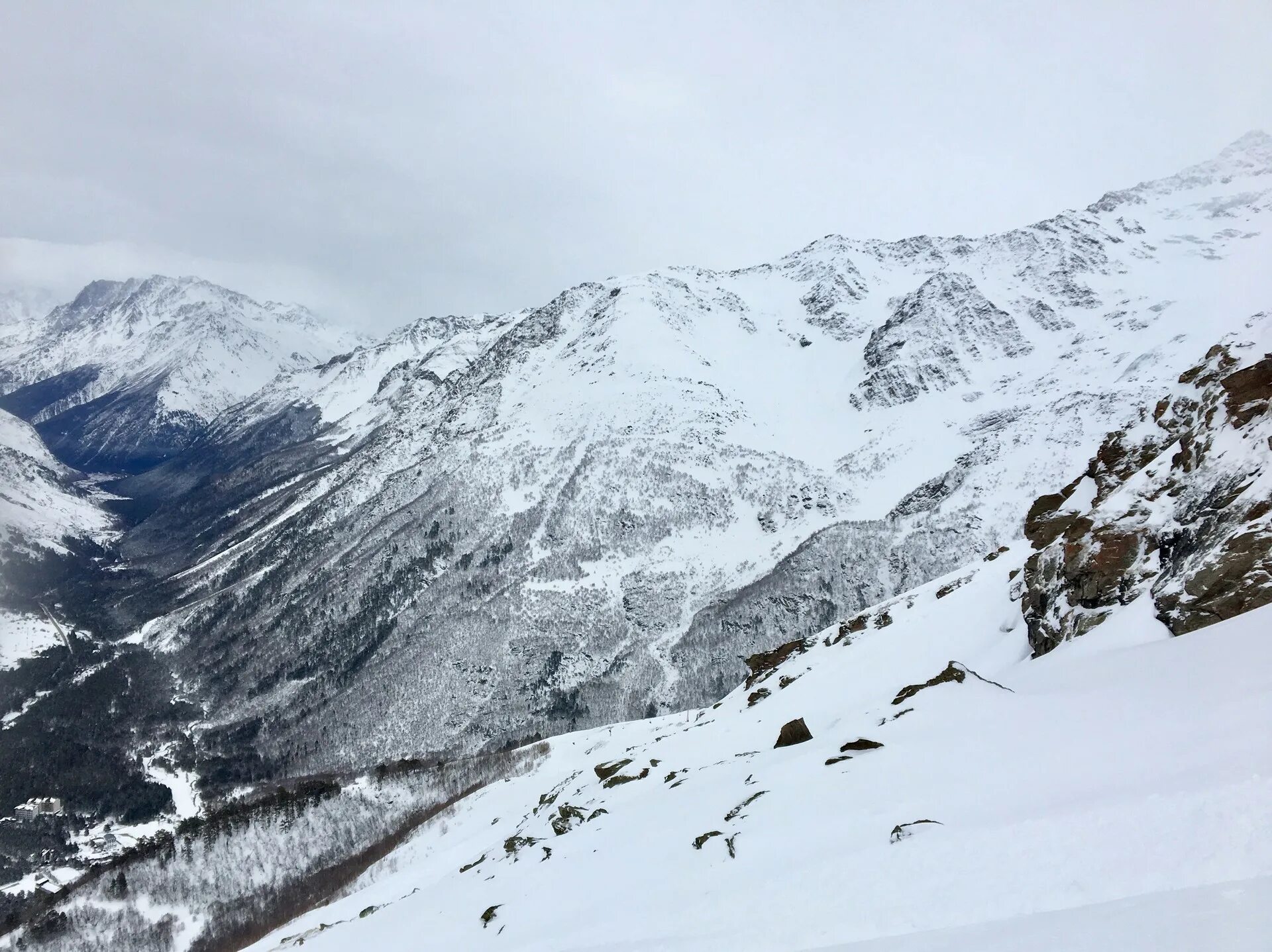 Кабардино-балкария домбай. Поселок тегенекли эльбрус. Теберда чегет приэльбрусье. Теберда чегет приэльбрусье. Гостиница балкария приэльбрусье.