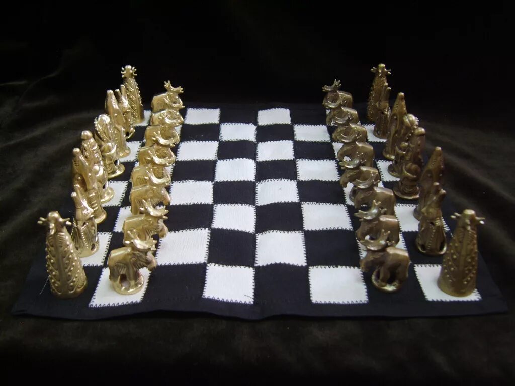 Виды шахмат. Шахматы Карпова Версаль. Гельфер шахматы. Нестандартные шахматы. Шахматы интересные фигуры.