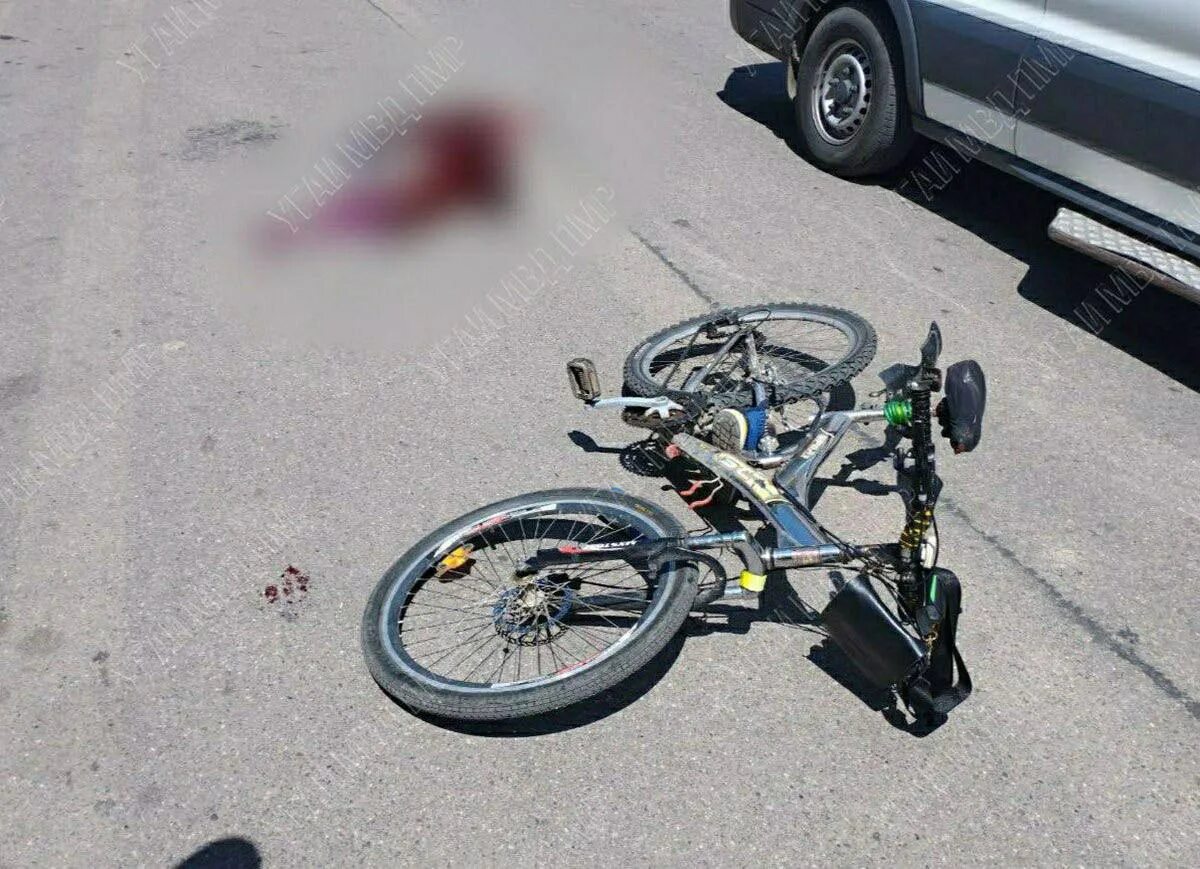 Пострадавшие велосипедисты. Велосипедиста сбила машина.