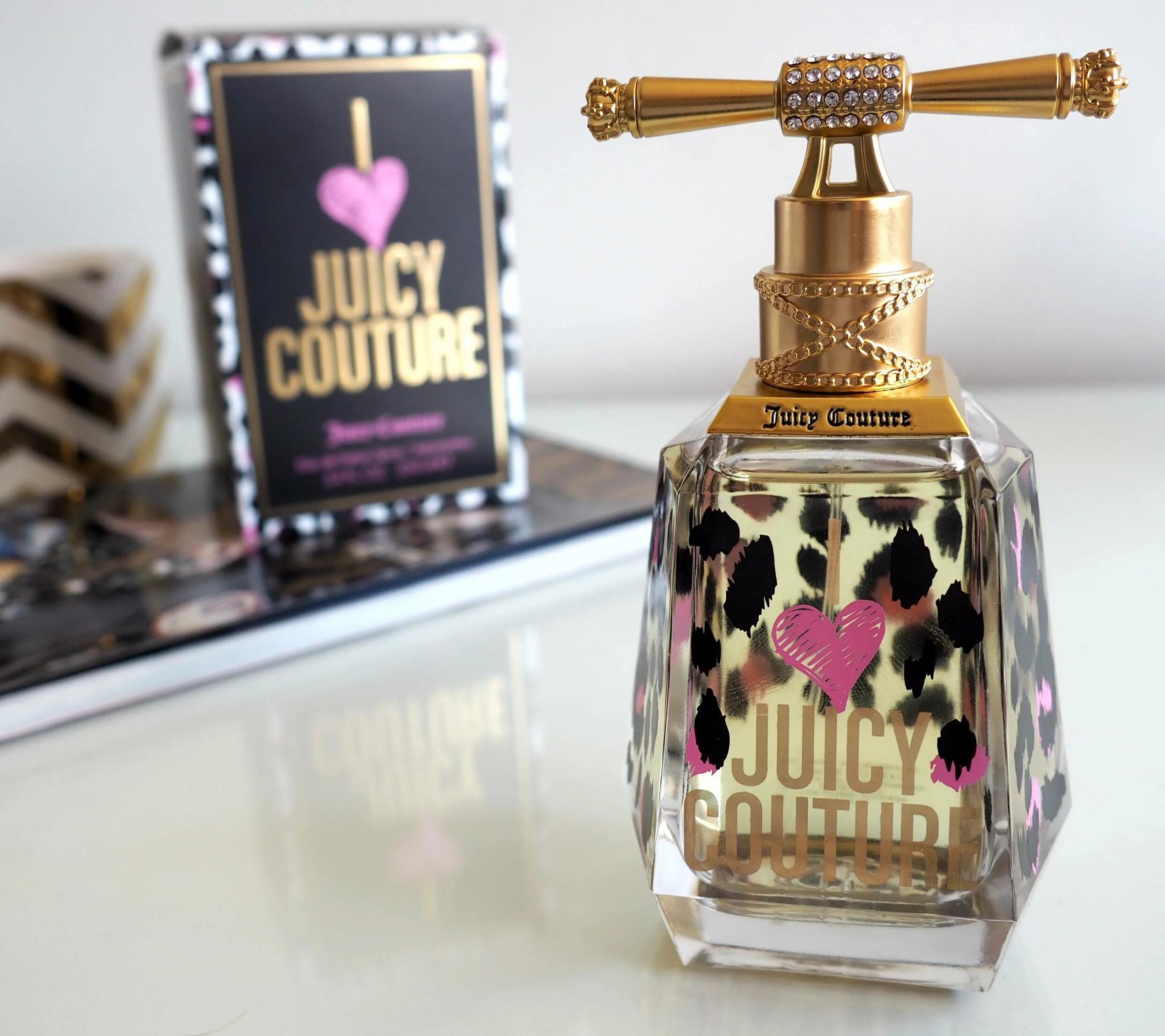 Джуси Кутюр. Джуси Кутюр принт. Джуси Кутюр бренд. Магазин juicy Couture. Сладкие духи летуаль