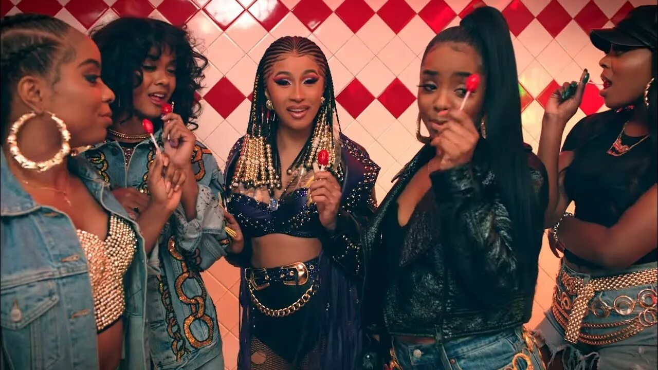 Bruno mars please me. Cardi b bruno. Cardi b please me. Cardi b and bruno mars фотографии. Bruno mars please me.