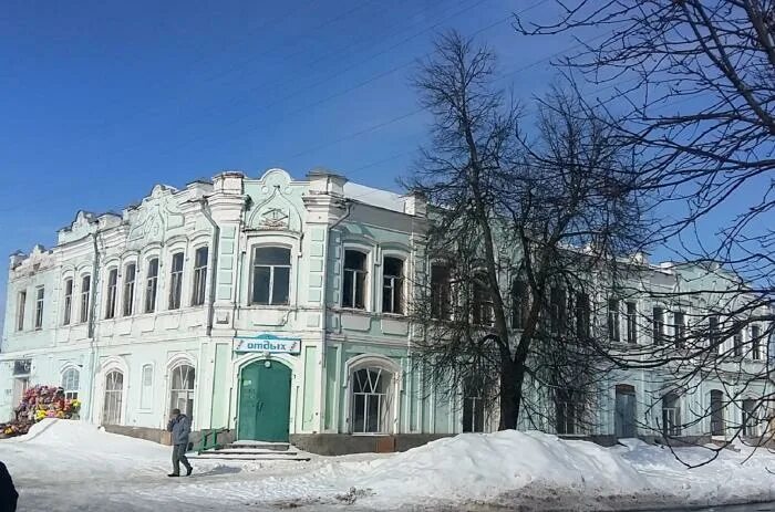 Сбербанк дмитровск. Орловская область Дмитровск дом купца. Памятник архитектуры дом купца Волкова Тюкалинск. Дом купца Федорова Орловская область. Усадьба Кантемира Дмитровск Орловская область.