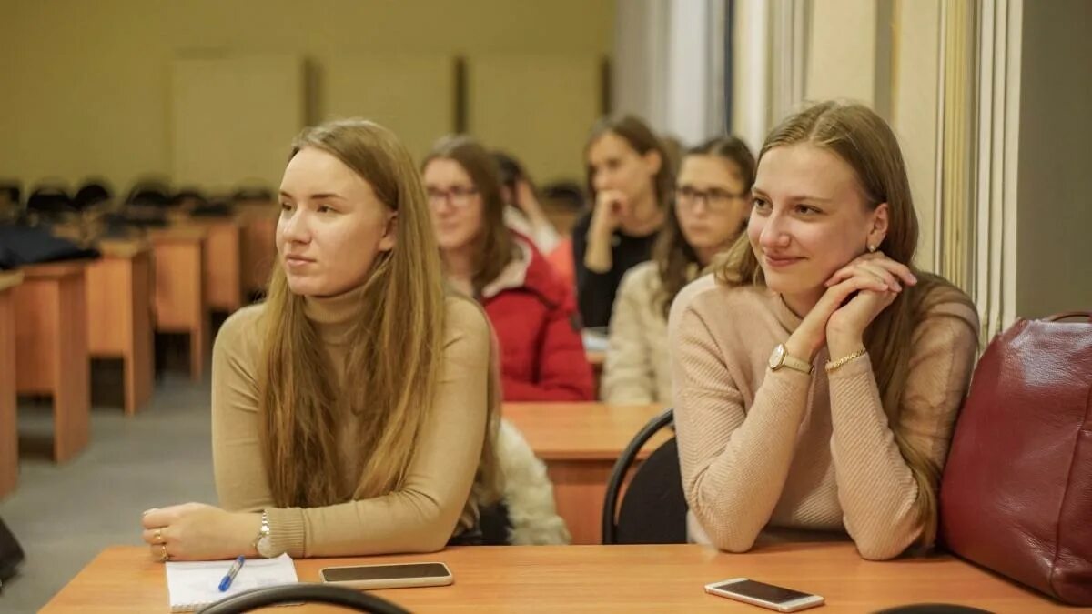 Linguistic university