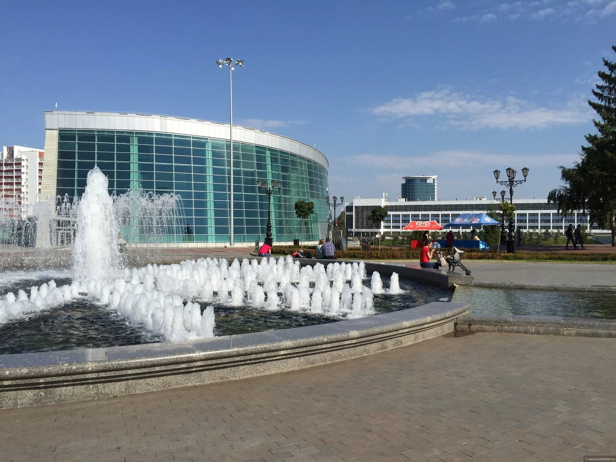 памятник салавату юлаеву. достопримечательности уфы камень. горсовет уфа парк фонтан. фонтан у конгресс-холла уфа. монумент дружбы уфа.