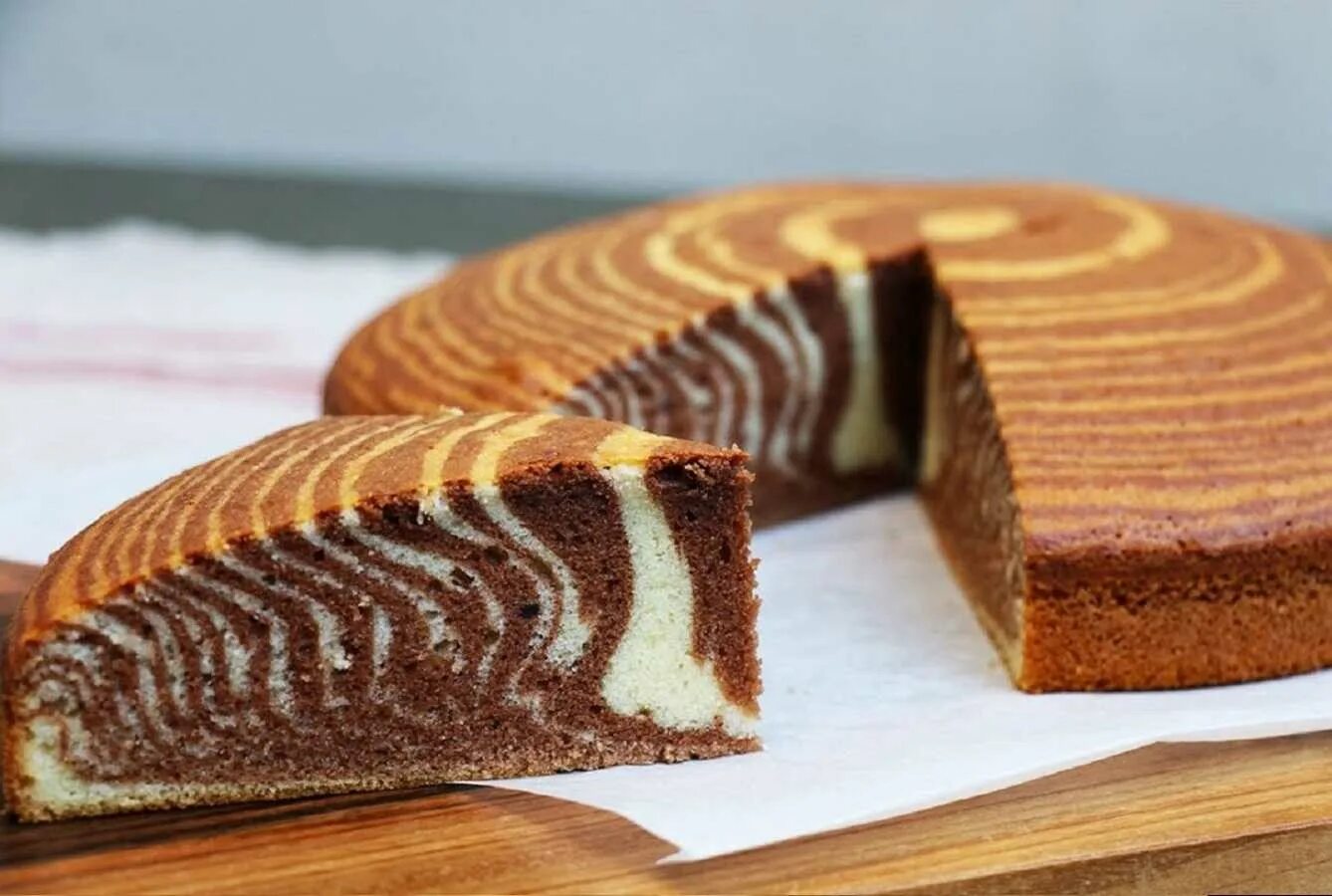 Торт зебра со сметанным кремом. Кето пирог зебра. Творожный торт зебра. Торт зебра в разрезе. Торт зебра сметанник.