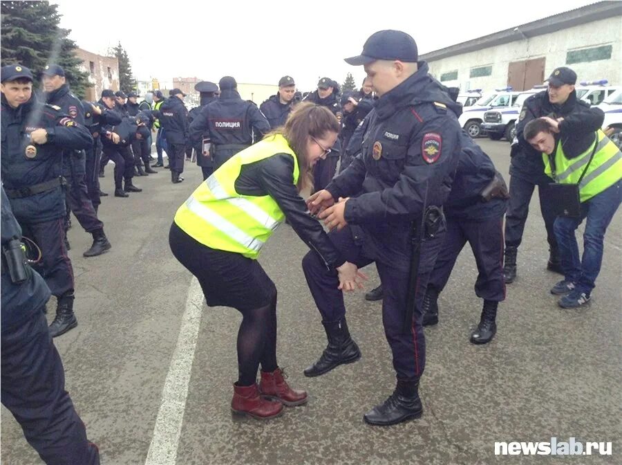 Где живут полиция. Патруль в Грузии. Патруль полиции Грузии. Патрульная полиция Грузии. Народный патруль.