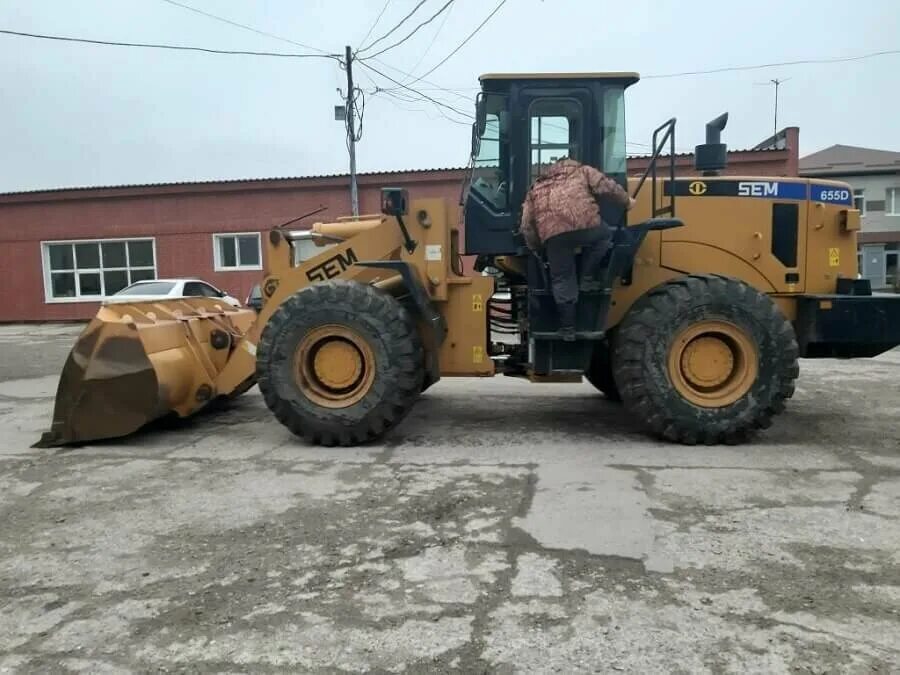 Sem 655d. Sem 655d фронтальный погрузчик. sem 952. погрузчик прикол.