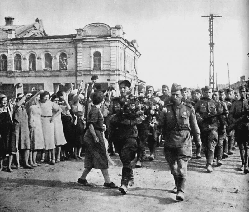 5 августа 1943 года белгород. Освобождение города Орел август 1943. Освобождение города орла 5 августа 1943 года. Освобождение горла 1943 год. Город Орел 1941-1943 годы освобождение.