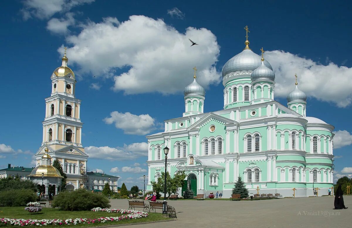 Свято-Троицкий Серафимо-Дивеевский женский монастырь. Дивеево Свято Троицкий Серафимо Дивеевский монастырь. Дивеевский женский монастырь сайт