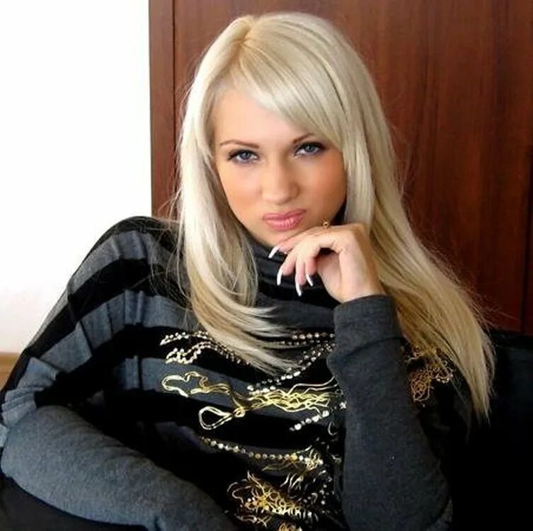 Блондинки знакомятся. Красивая русская девушка 35 лет. Самые красивые девушки Екатеринбурга. Блондинка 38 лет.