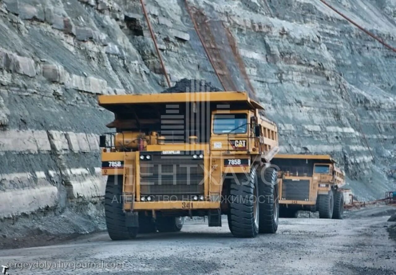 Карагайский карьер магнезит. Сибайский карьер. Автосамосвал komatsu 730e. Мирный кимберлитовая трубка белаз. Белаз 75131.