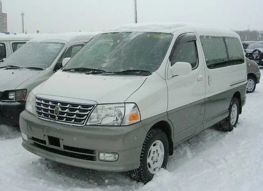 Toyota hiace 2001. Тойота хайс 2001 года. Тойота гранд хайс 2001. Тойота хайс h100 2001 года. Тойота гранд хайс 2001 год.