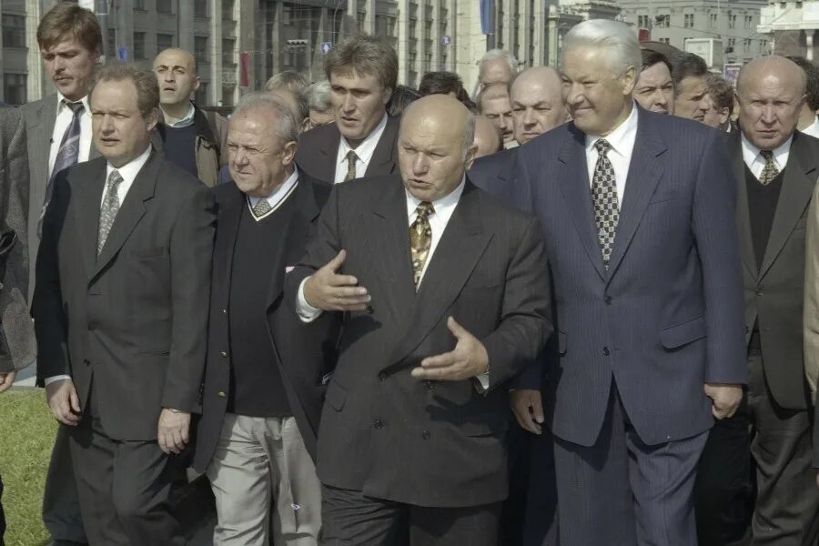 Ельцин 2000 год. Ельцин в 1989 году. Ельцин 1999. Ельцин в Швеции 1997.