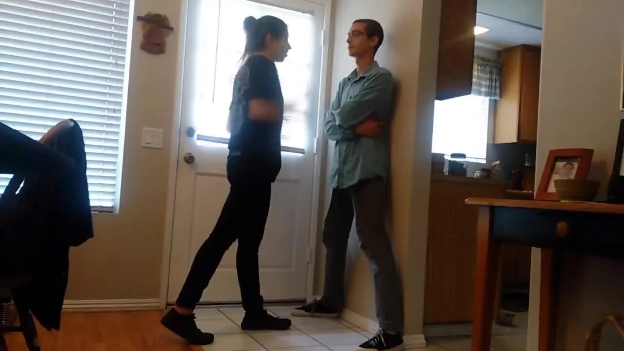 Girl kick balls. Томас барбаска. Kick in the balls девочка. Girl kick boy in the balls. Дети в школе боллбастинг.