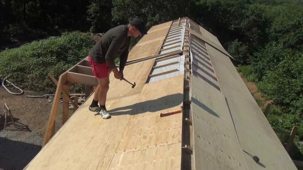 Подкладочный ковер под гибкую черепицу технониколь укладка. Под мягкую кровлю. Под мягкую кровлю. Подложка под гибкую черепицу технониколь. Приспособления для монтажа мягкой кровли.